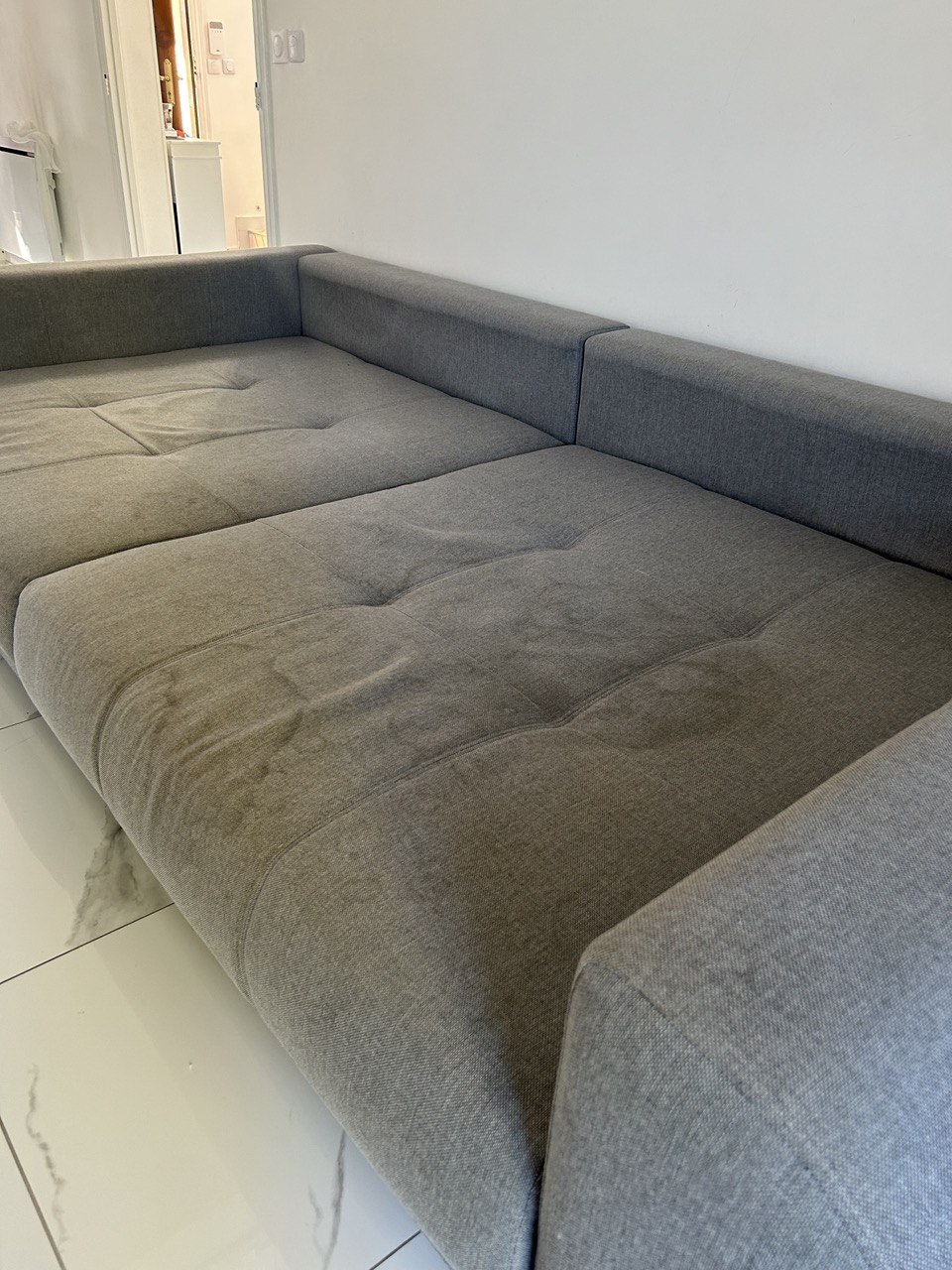 Avant nettoyage : Canapé convertible gris