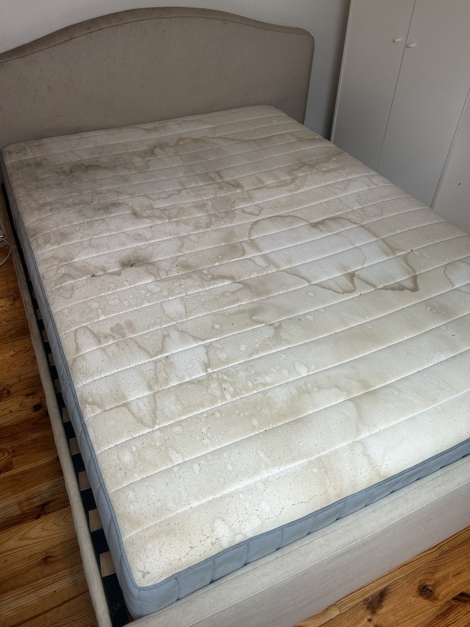 Avant nettoyage : Matelas · Boulogne