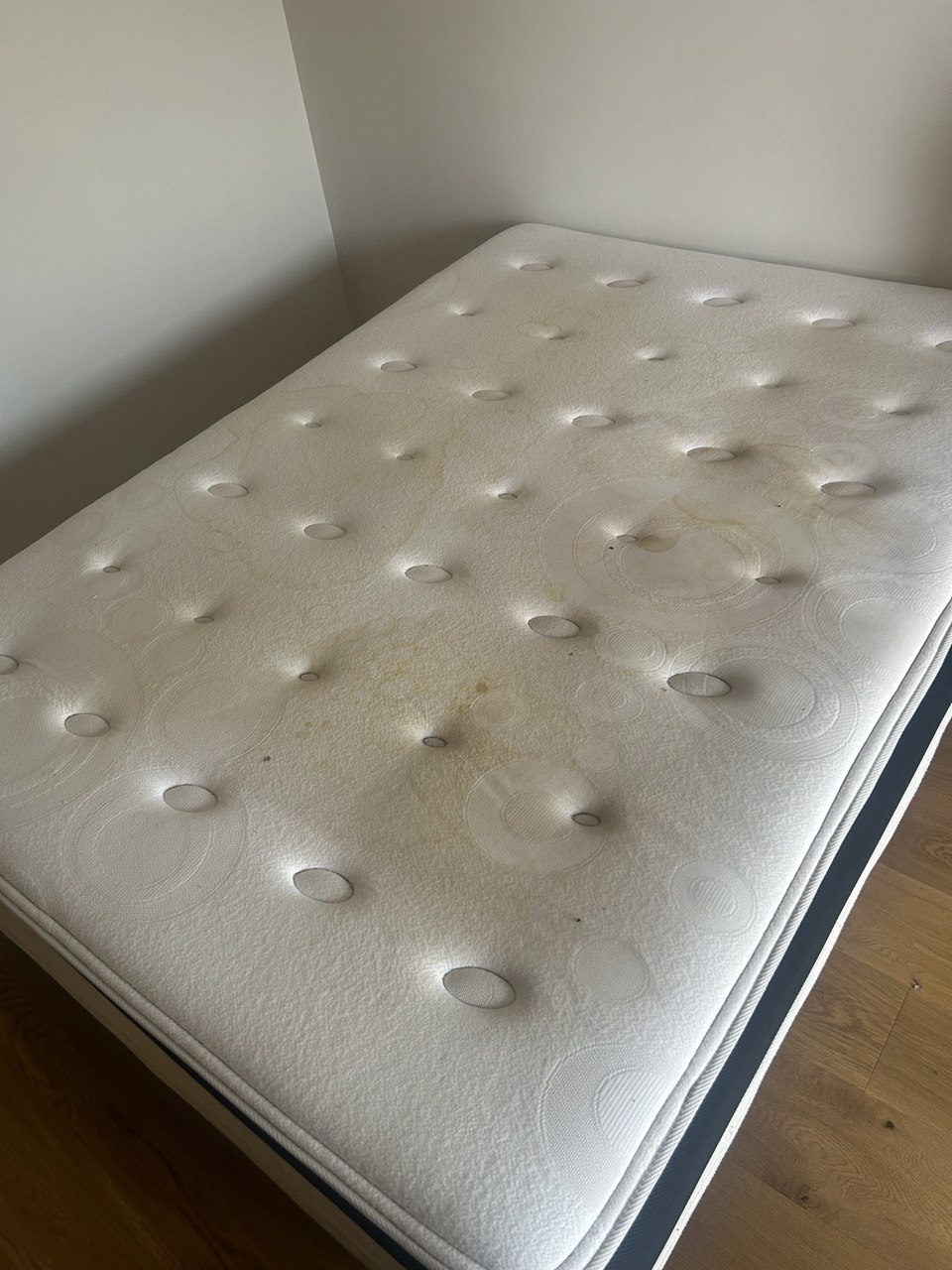 Avant nettoyage : Matelas
